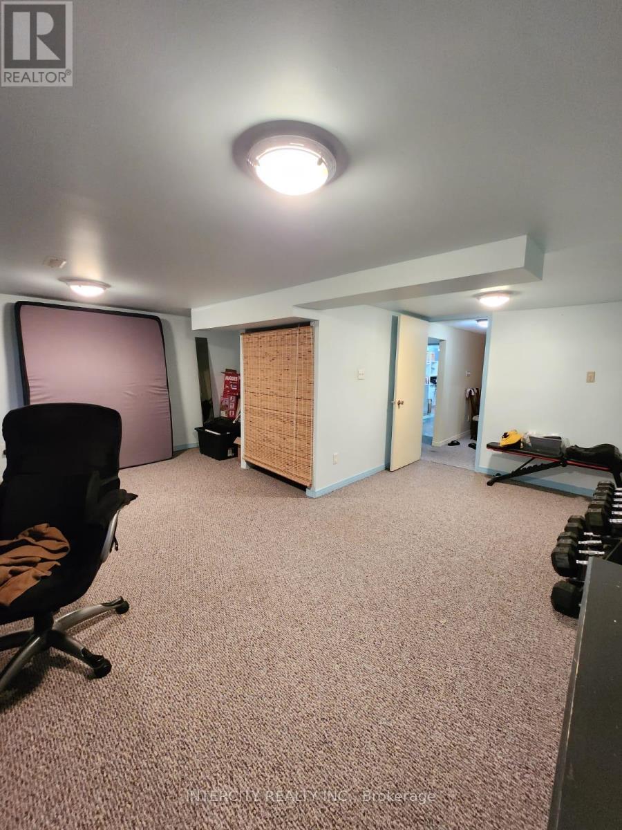 63 Bronte Crescent, Barrie (Letitia Heights), Ontario  L4N 5B8 - Photo 16 - S12604514