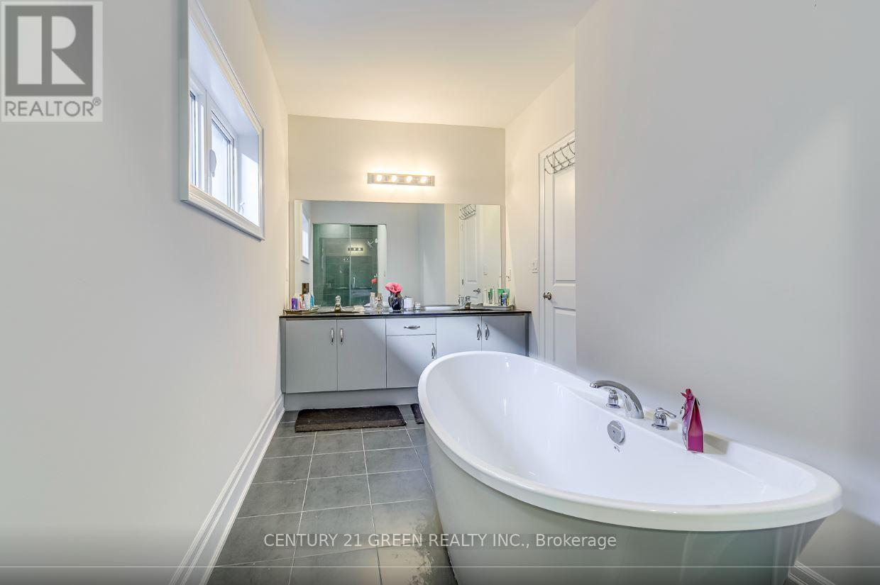 1367 Pelican Passage, Oakville, Ontario  L6H 7Z9 - Photo 18 - W12572956