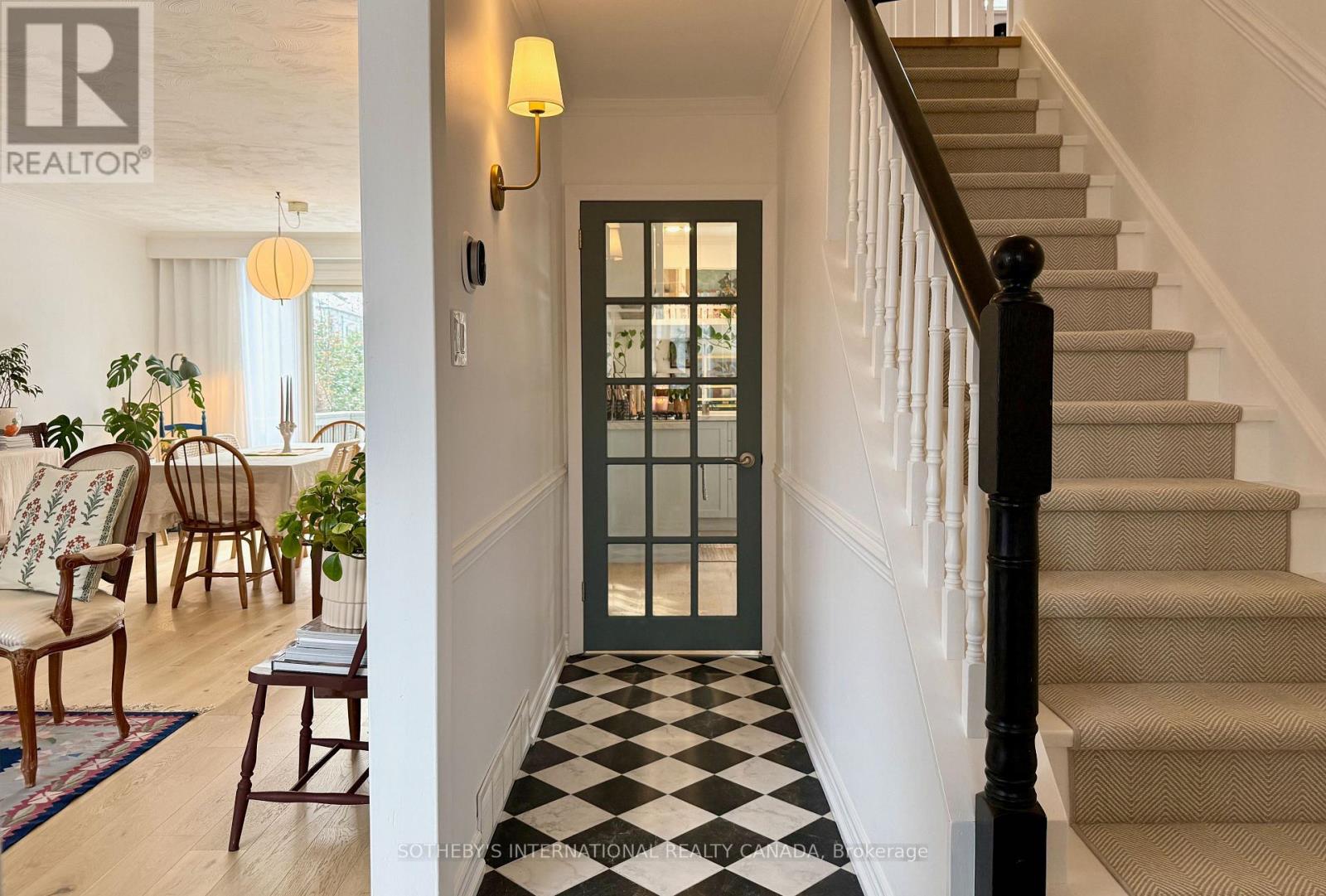 740 Clarkson Road S, Mississauga, Ontario  L5J 2T9 - Photo 5 - W12602872