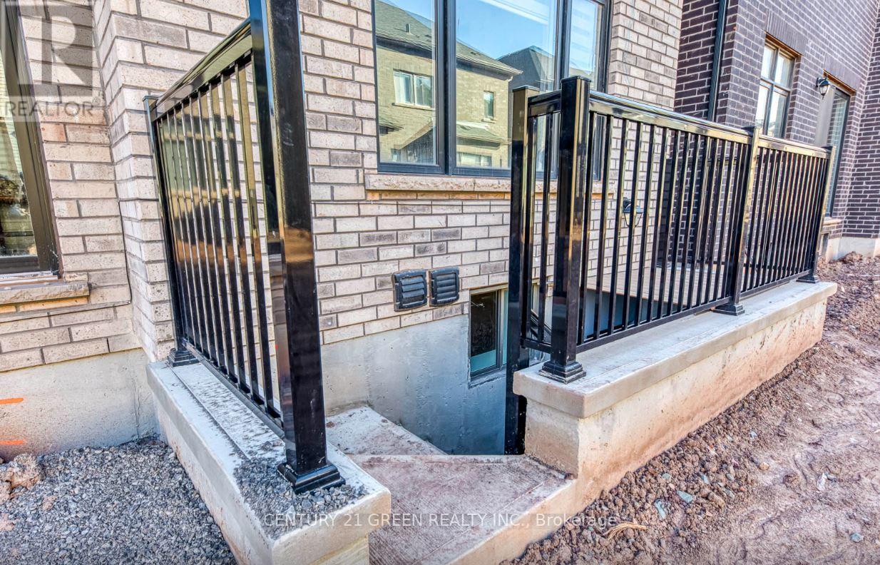 1367 Pelican Passage, Oakville, Ontario  L6H 7Z9 - Photo 39 - W12572956