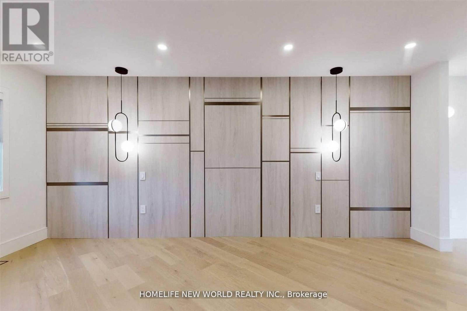 725 Gardner Avenue, Mississauga, Ontario  L5E 1B1 - Photo 21 - W12604316