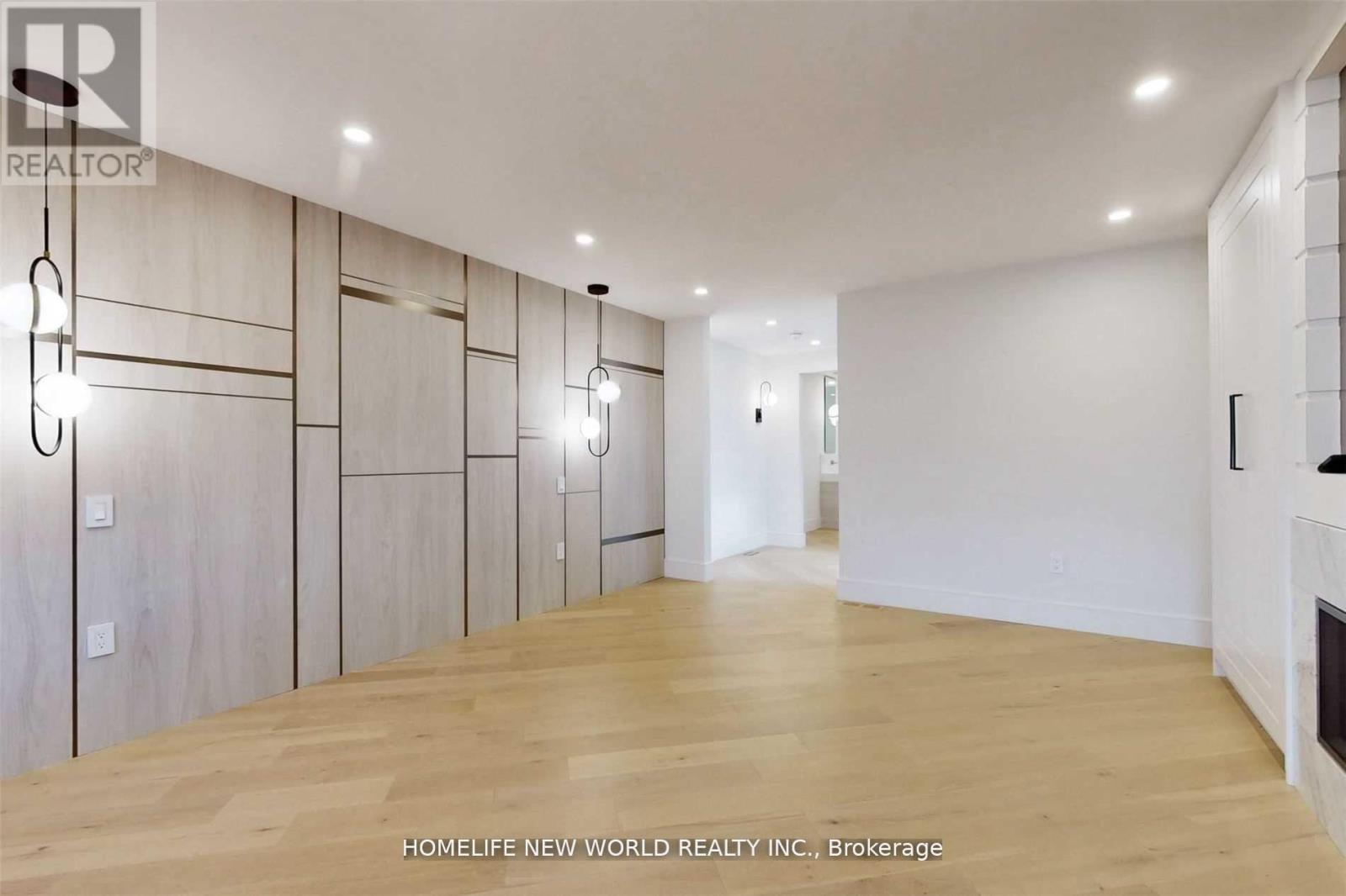 725 Gardner Avenue, Mississauga, Ontario  L5E 1B1 - Photo 22 - W12604316