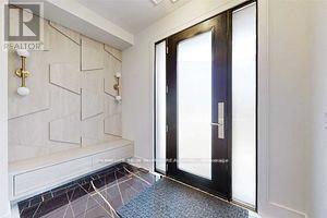 725 Gardner Avenue, Mississauga, Ontario  L5E 1B1 - Photo 4 - W12604316