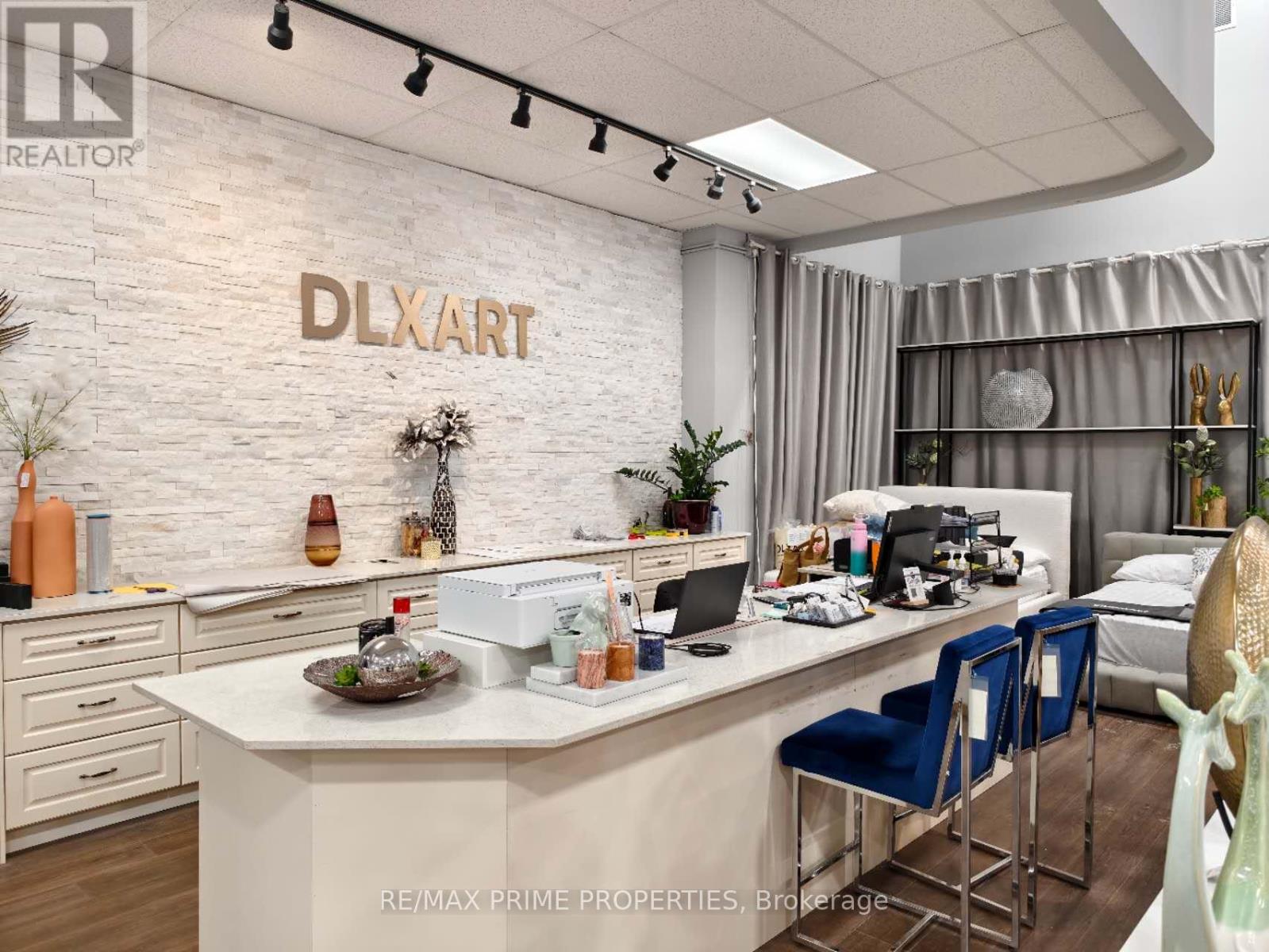 5701 STEELES AVENUE W, Toronto, Ontario