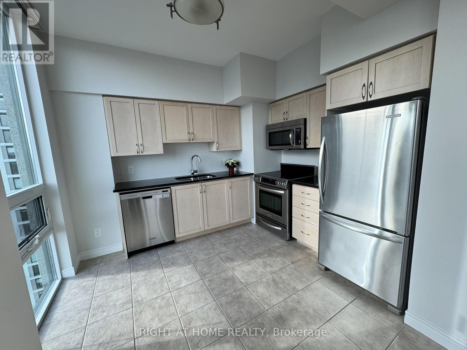 2603 - 208 ENFIELD PLACE, Mississauga, Ontario