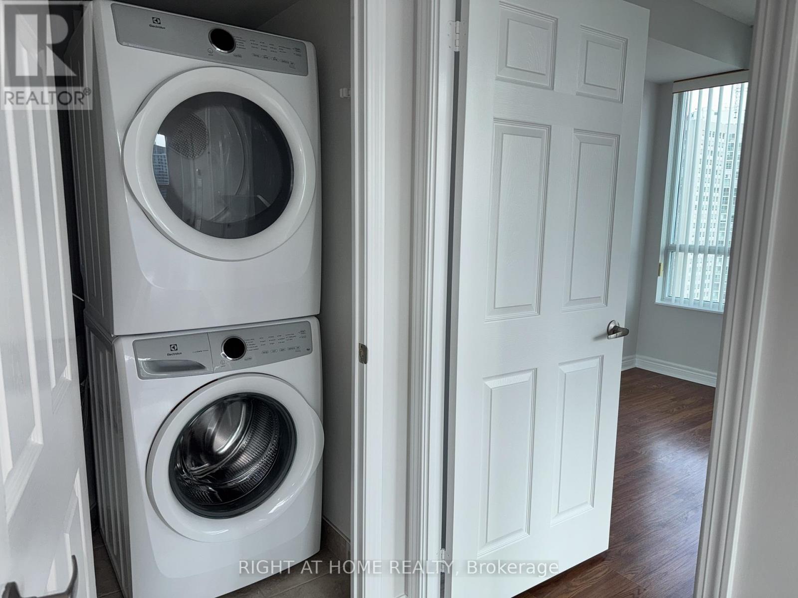 2603 - 208 Enfield Place, Mississauga, Ontario  L5B 0G8 - Photo 20 - W12604340