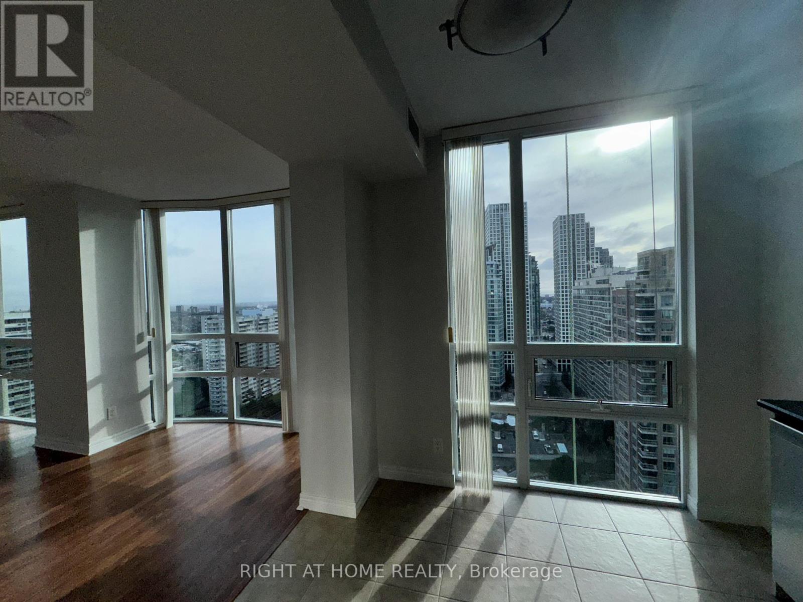 2603 - 208 Enfield Place, Mississauga, Ontario  L5B 0G8 - Photo 3 - W12604340