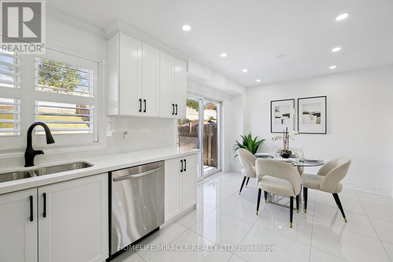 7562 Black Walnut Trail, Mississauga, Ontario  L5N 8A9 - Photo 12 - W12604346