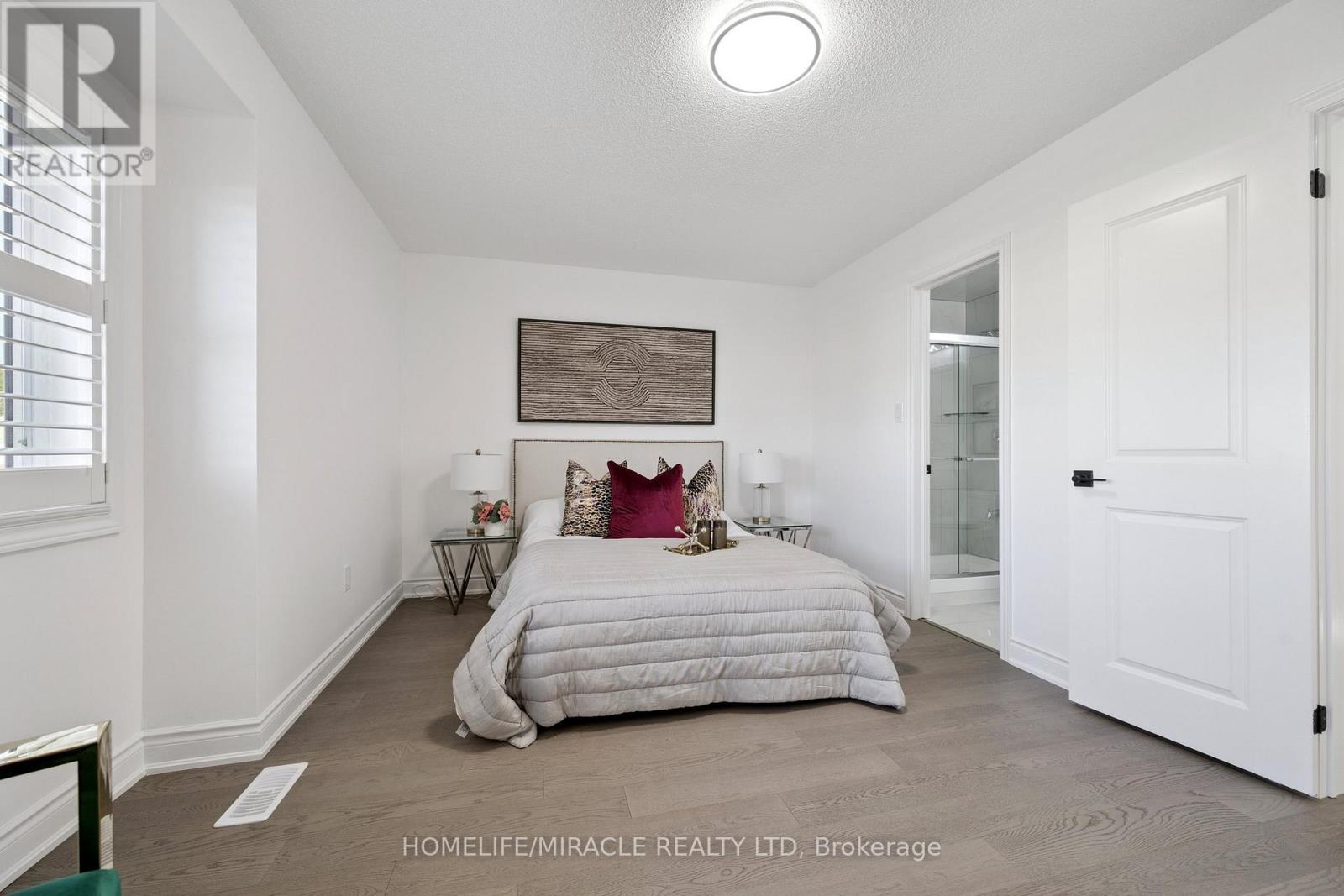 7562 Black Walnut Trail, Mississauga, Ontario  L5N 8A9 - Photo 16 - W12604346