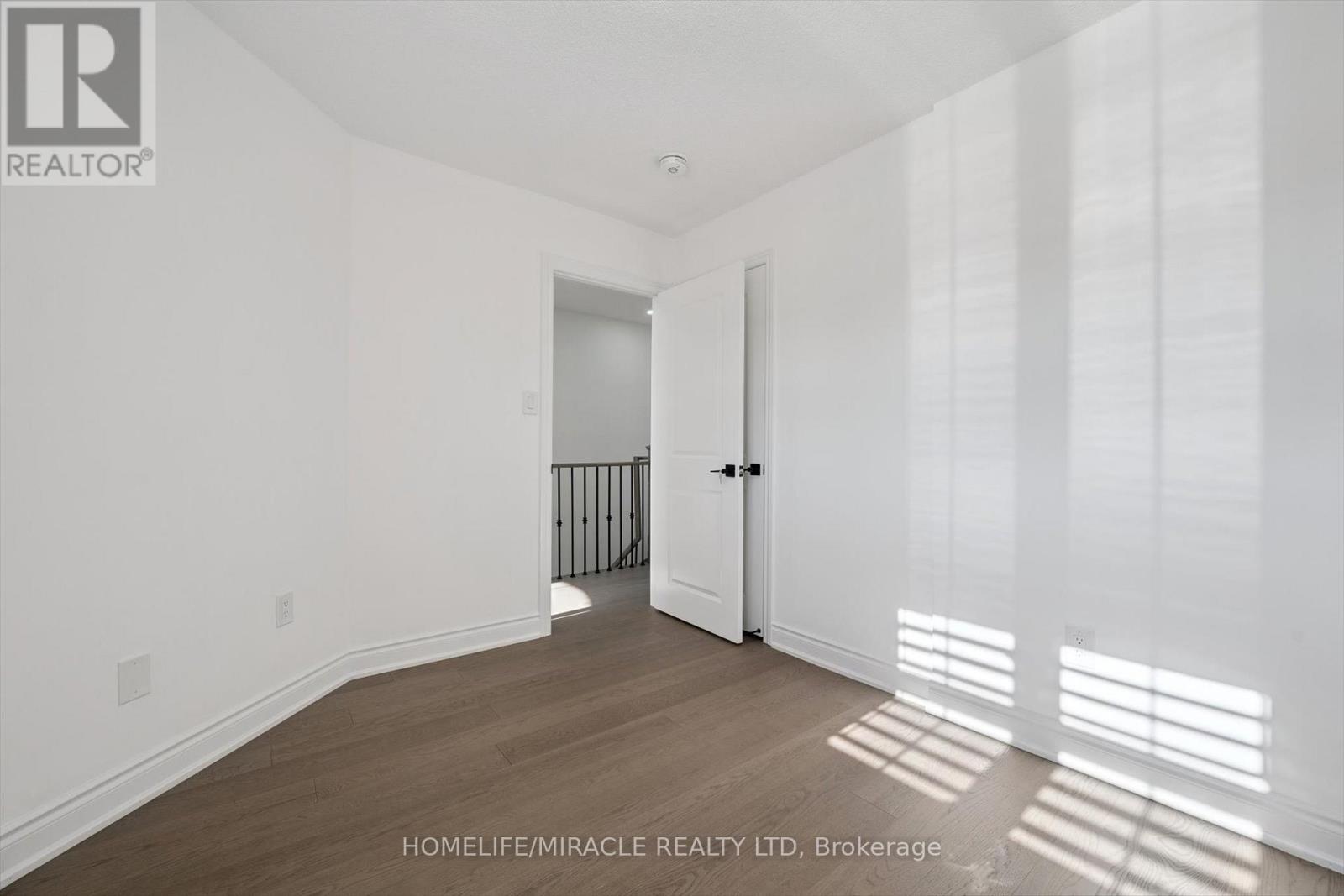 7562 Black Walnut Trail, Mississauga, Ontario  L5N 8A9 - Photo 19 - W12604346