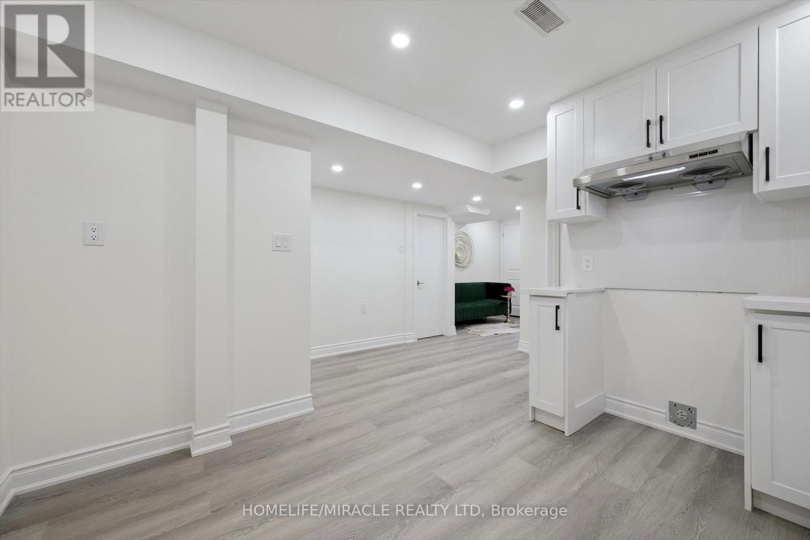 7562 Black Walnut Trail, Mississauga, Ontario  L5N 8A9 - Photo 29 - W12604346