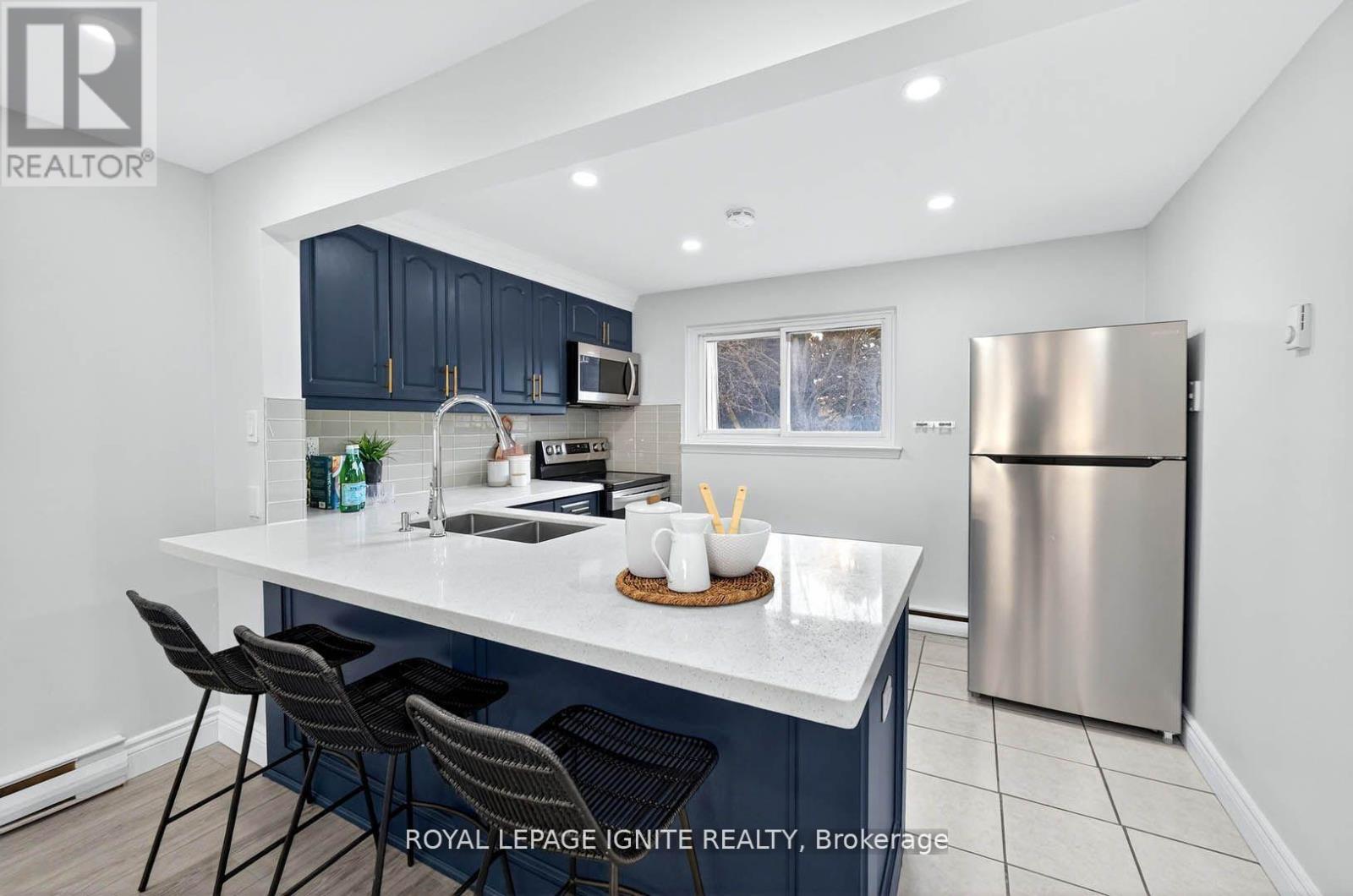 116 Darras Court, Brampton, Ontario L6T 1W7 - Photo 14 - W12604350