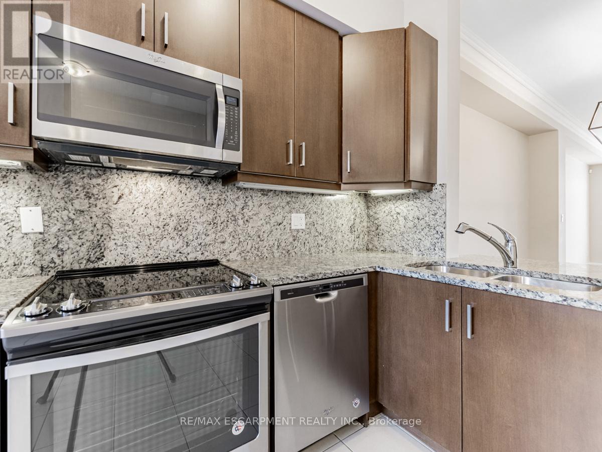 2163 Lillykin Street, Oakville, Ontario  L6H 7H2 - Photo 11 - W12604352