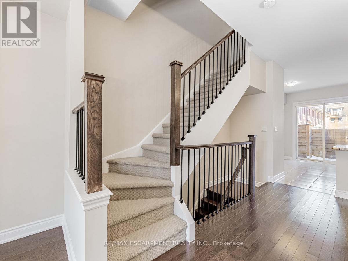 2163 Lillykin Street, Oakville, Ontario  L6H 7H2 - Photo 17 - W12604352