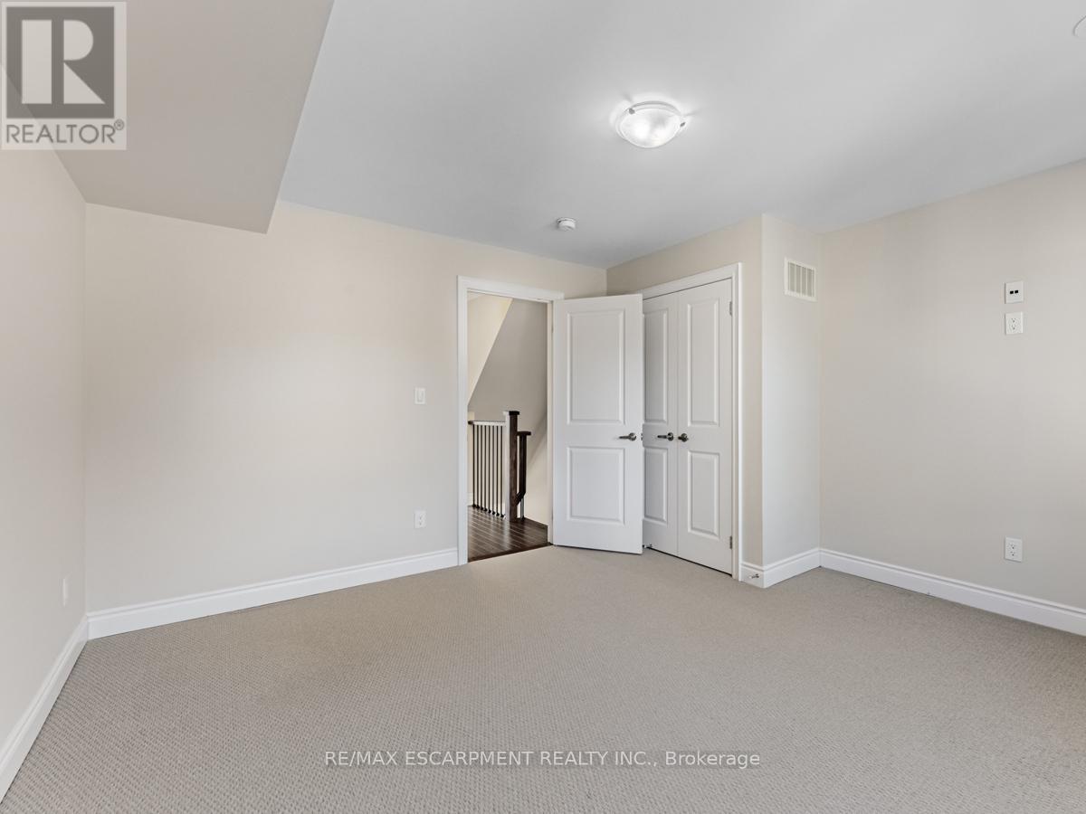 2163 Lillykin Street, Oakville, Ontario  L6H 7H2 - Photo 19 - W12604352