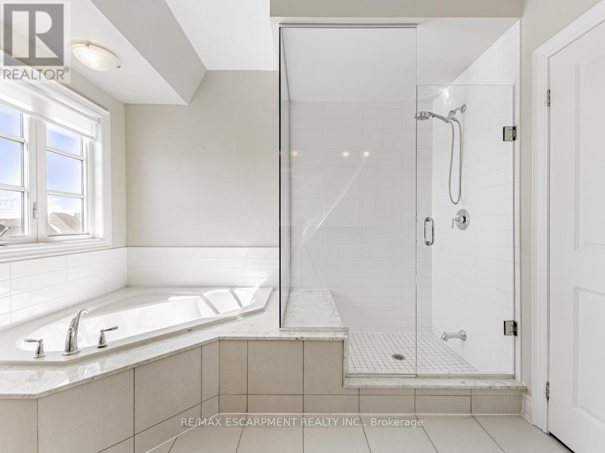 2163 Lillykin Street, Oakville, Ontario  L6H 7H2 - Photo 25 - W12604352