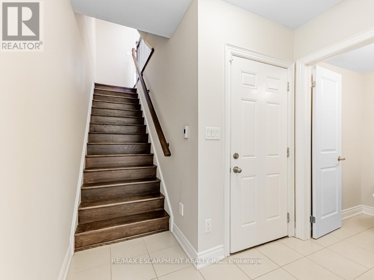 2163 Lillykin Street, Oakville, Ontario  L6H 7H2 - Photo 7 - W12604352