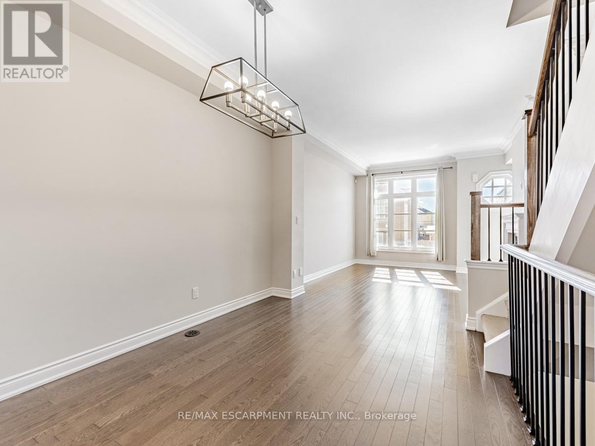 2163 Lillykin Street, Oakville, Ontario  L6H 7H2 - Photo 9 - W12604352