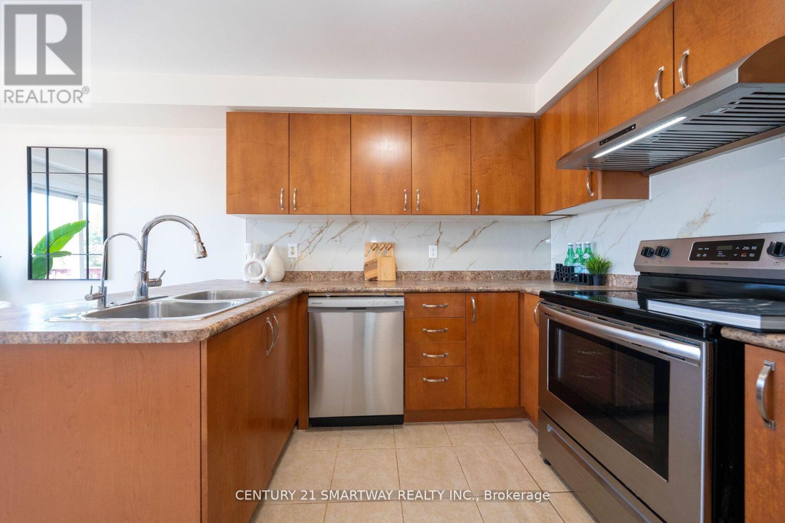 3424 Angel Pass Drive, Mississauga, Ontario  L5M 7N4 - Photo 15 - W12604358