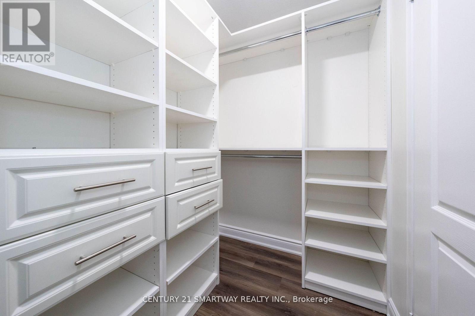 3424 Angel Pass Drive, Mississauga, Ontario  L5M 7N4 - Photo 23 - W12604358