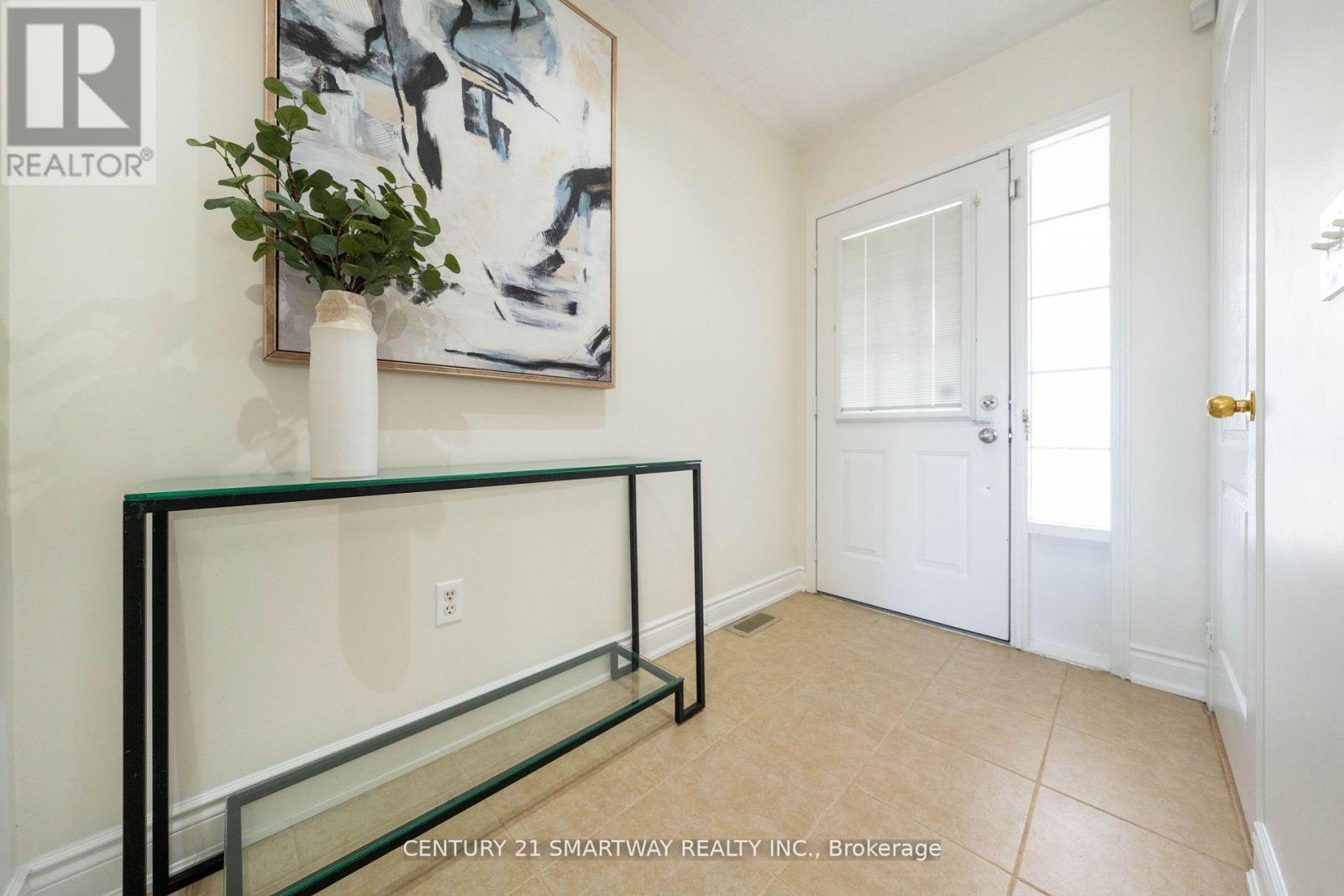 3424 Angel Pass Drive, Mississauga, Ontario  L5M 7N4 - Photo 4 - W12604358