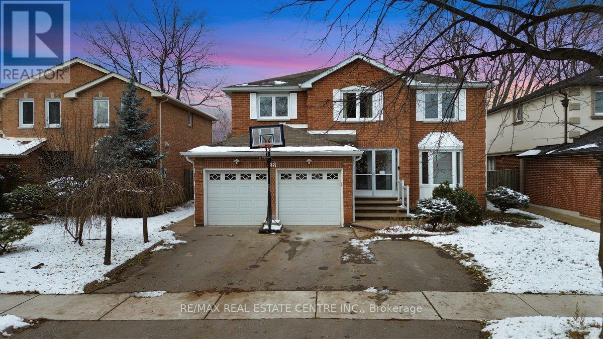 48 Howell Street N, Brampton, Ontario  L6Y 3H8 - Photo 2 - W12604410