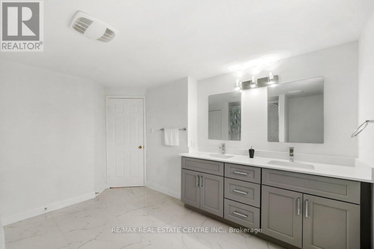 48 Howell Street N, Brampton (Brampton South), Ontario  L6Y 3H8 - Photo 27 - W12604410