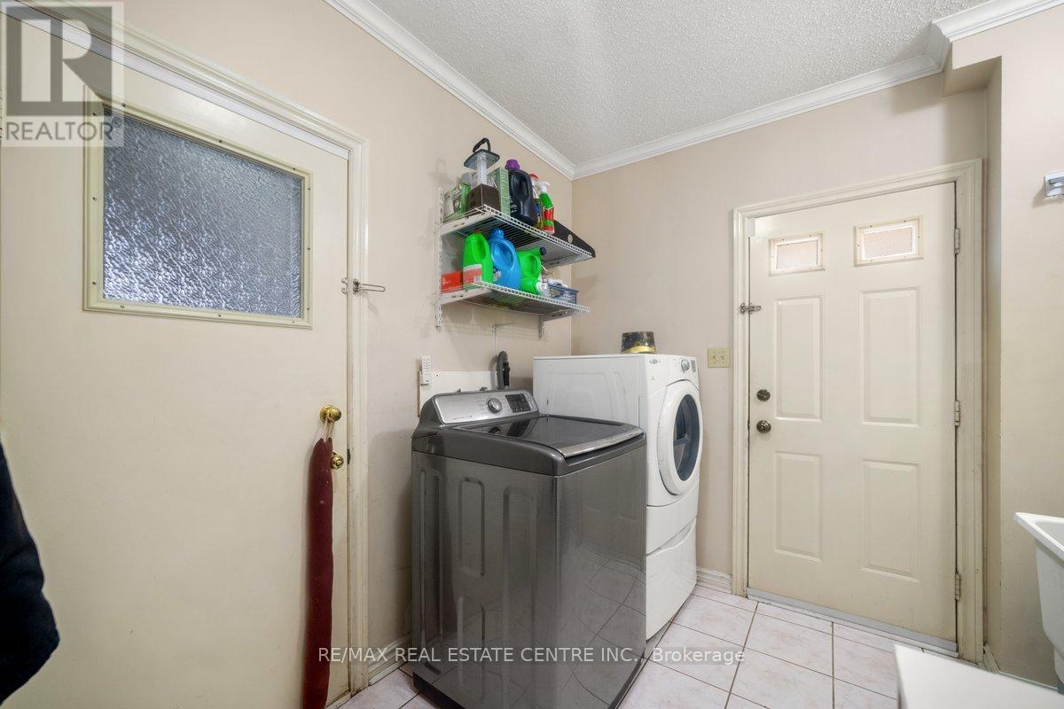 48 Howell Street N, Brampton (Brampton South), Ontario  L6Y 3H8 - Photo 42 - W12604410
