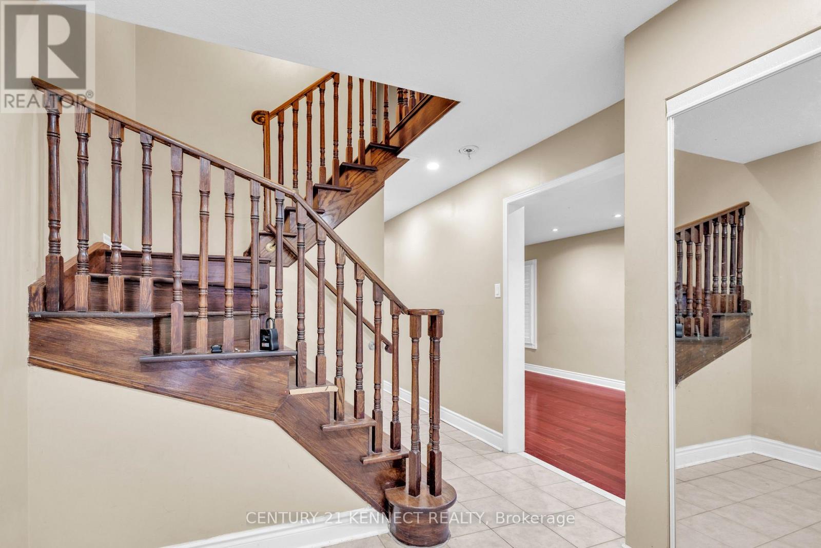 Upper - 173 Lockwood Road, Brampton, Ontario  L6Y 4Y7 - Photo 2 - W12604436
