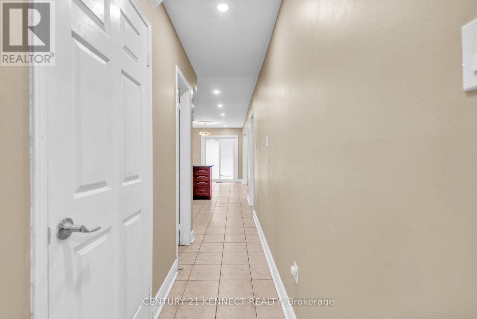 Upper - 173 Lockwood Road, Brampton, Ontario  L6Y 4Y7 - Photo 5 - W12604436