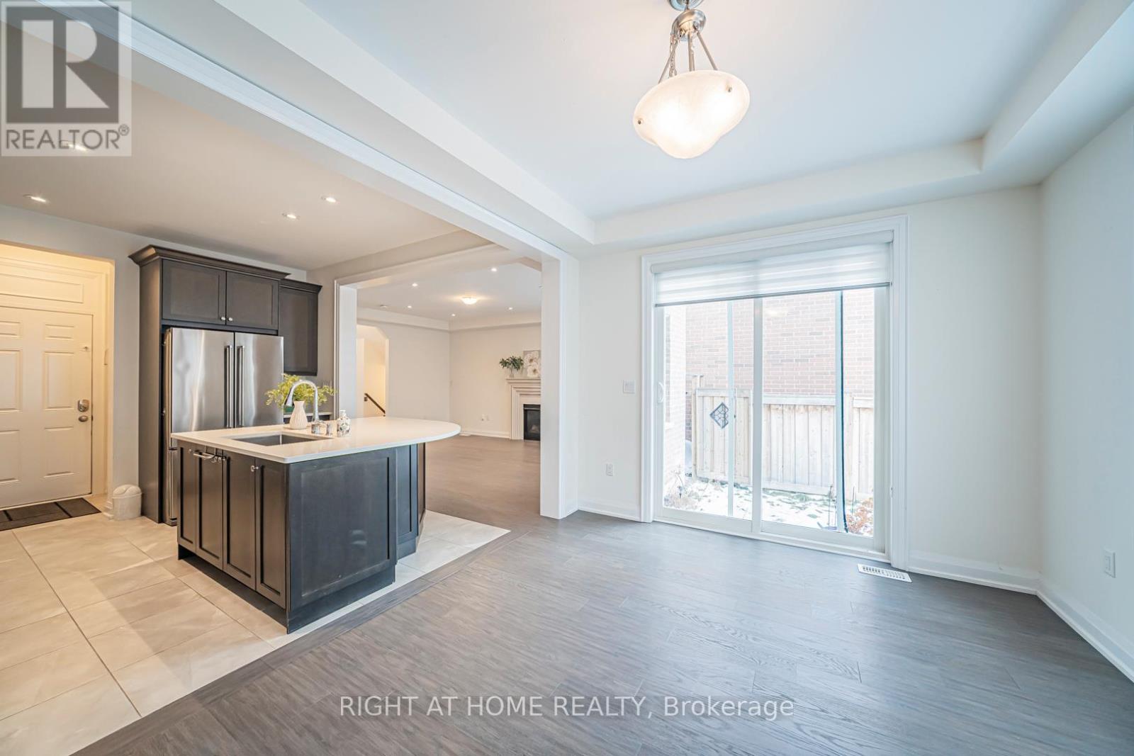 166 Fowley Drive, Oakville, Ontario  L6L 0M8 - Photo 13 - W12604482