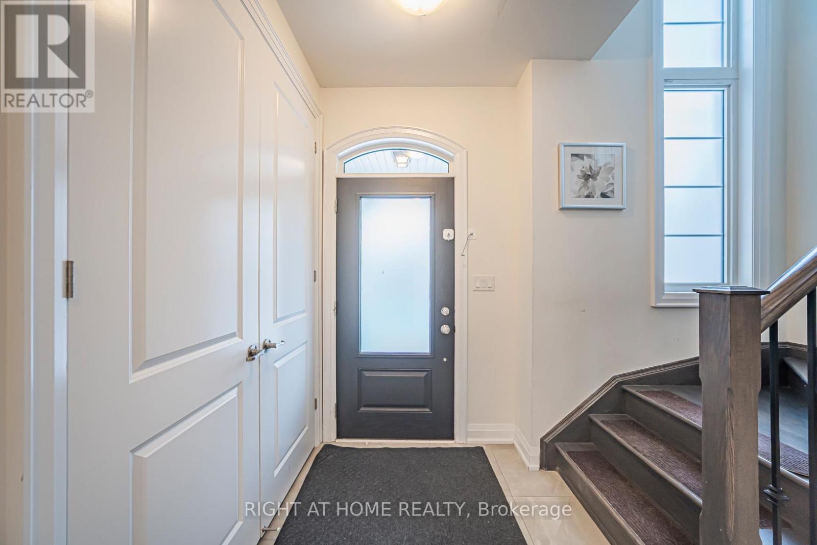 166 Fowley Drive, Oakville, Ontario  L6L 0M8 - Photo 2 - W12604482