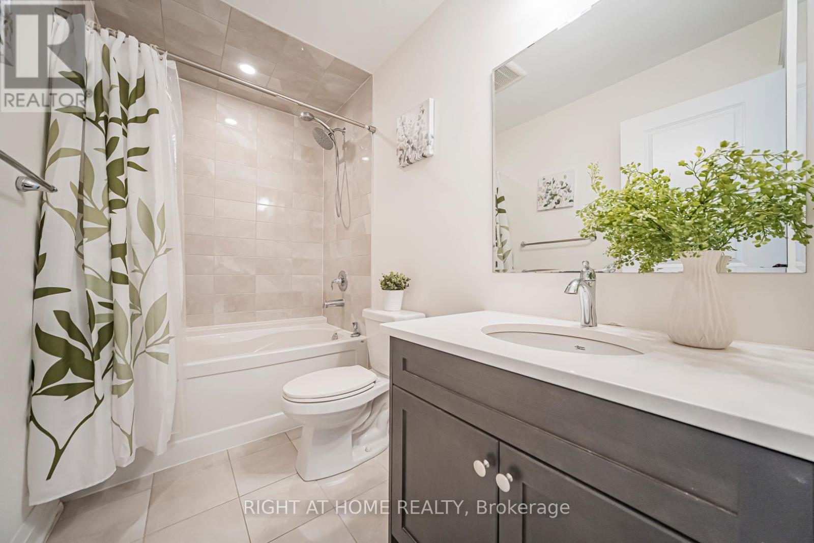 166 Fowley Drive, Oakville, Ontario  L6L 0M8 - Photo 24 - W12604482