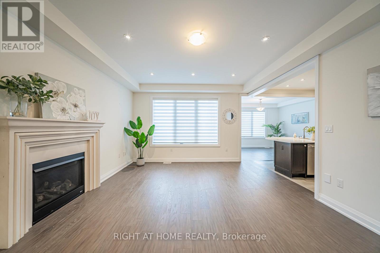 166 Fowley Drive, Oakville, Ontario  L6L 0M8 - Photo 6 - W12604482