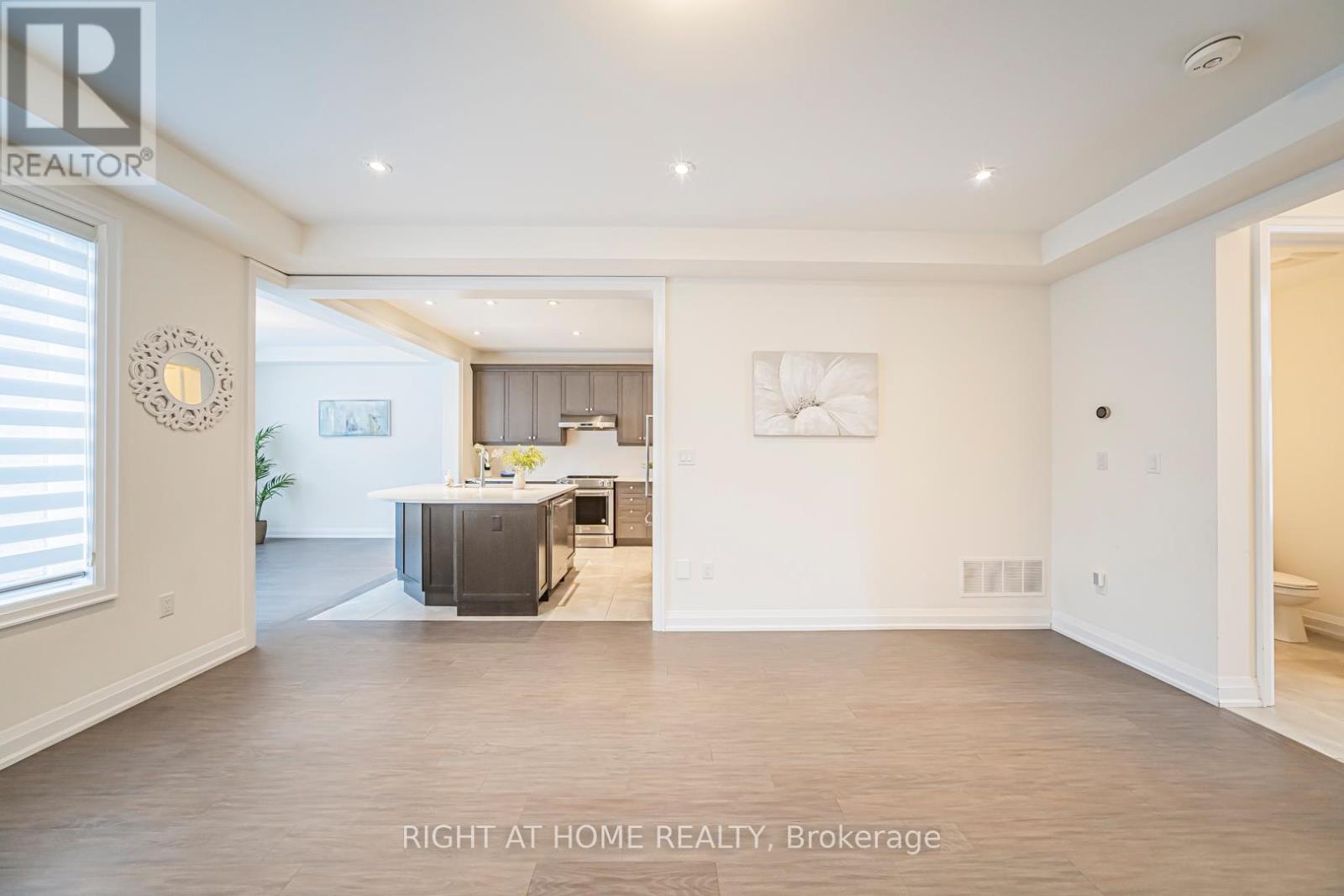 166 Fowley Drive, Oakville, Ontario  L6L 0M8 - Photo 7 - W12604482