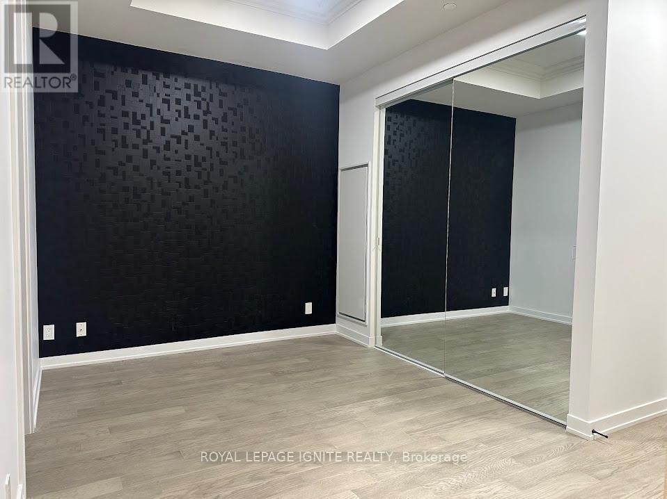 207 - 123 Maurice Drive, Oakville, Ontario  L6K 2W6 - Photo 10 - W12604498