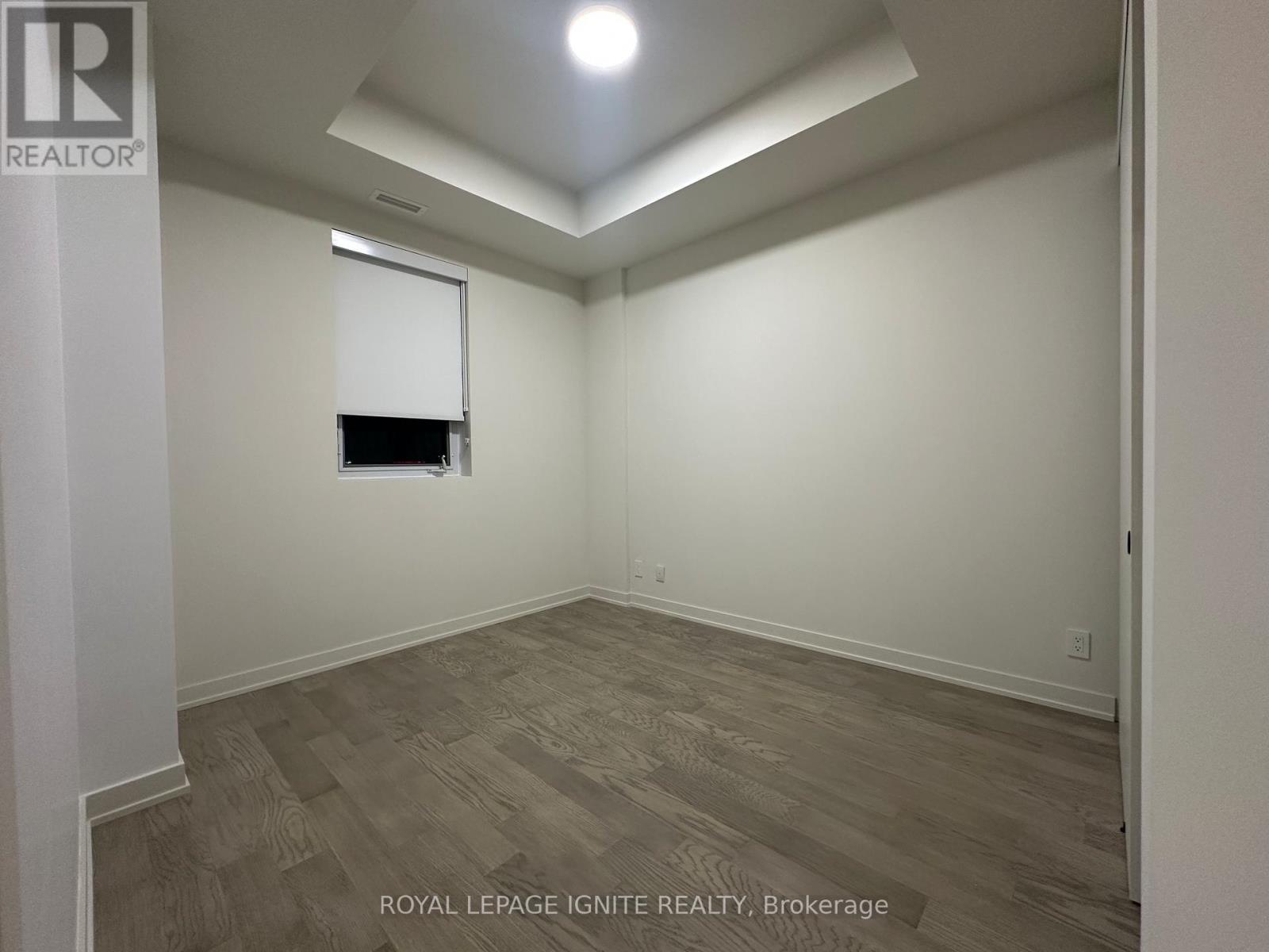 207 - 123 Maurice Drive, Oakville, Ontario  L6K 2W6 - Photo 7 - W12604498