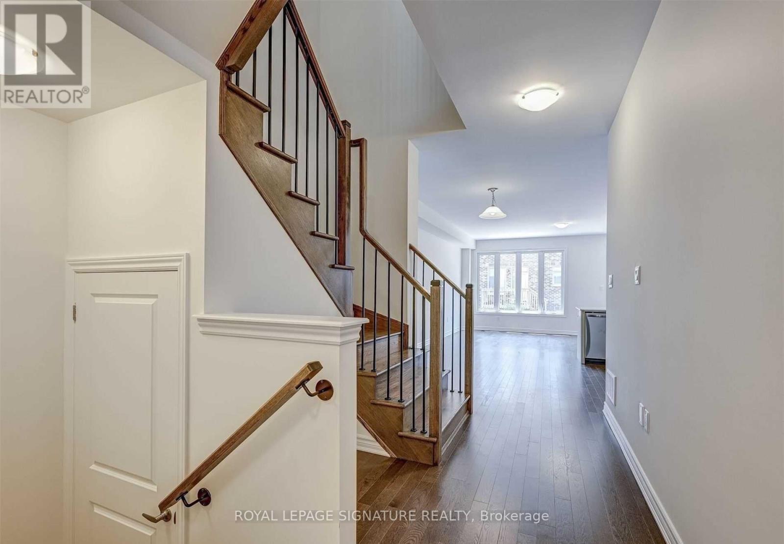 1183 Restivo Lane, Milton, Ontario  L9T 2X5 - Photo 3 - W12604548