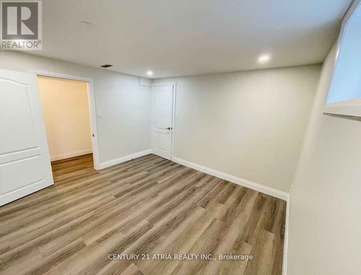 Basement - 3260 Oakglade Crescent, Mississauga, Ontario  L5C 1X3 - Photo 5 - W12604564