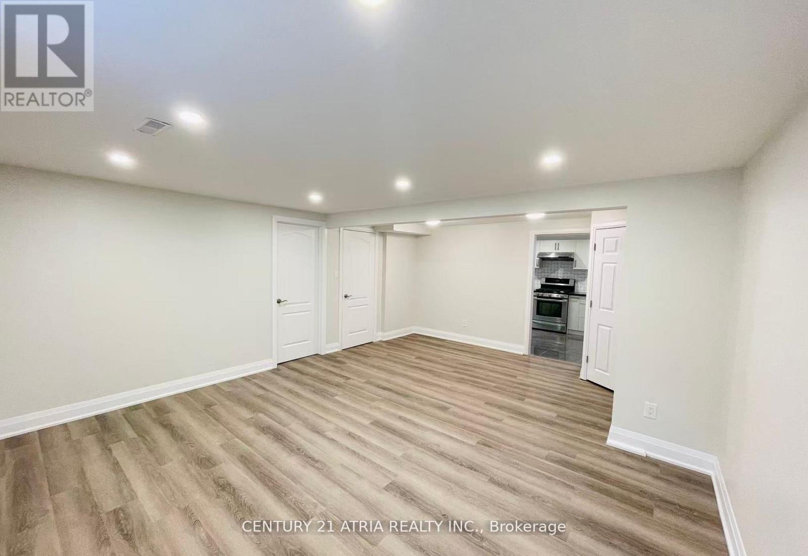 Basement - 3260 Oakglade Crescent, Mississauga, Ontario  L5C 1X3 - Photo 6 - W12604564