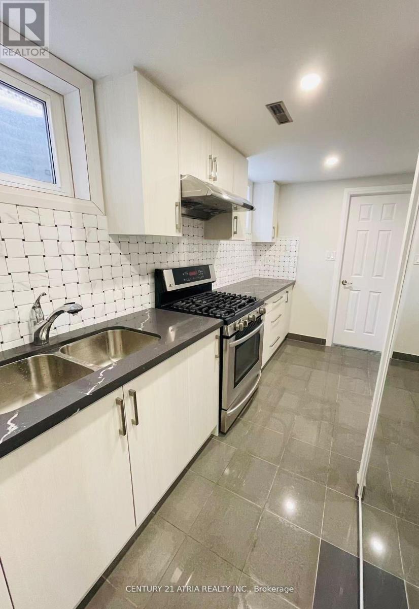 Basement - 3260 Oakglade Crescent, Mississauga, Ontario  L5C 1X3 - Photo 9 - W12604564