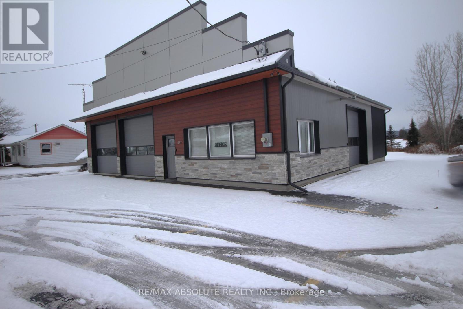 547 County Rd 9 Road, Alfred And Plantagenet, Ontario K0B 1L0 - Photo 1 - X12501662