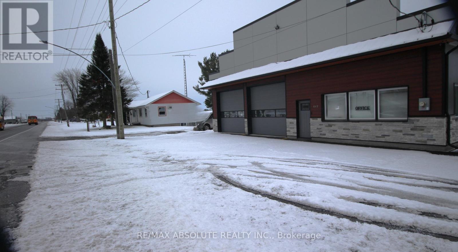 547 County Rd 9 Road, Alfred And Plantagenet, Ontario K0B 1L0 - Photo 2 - X12501662