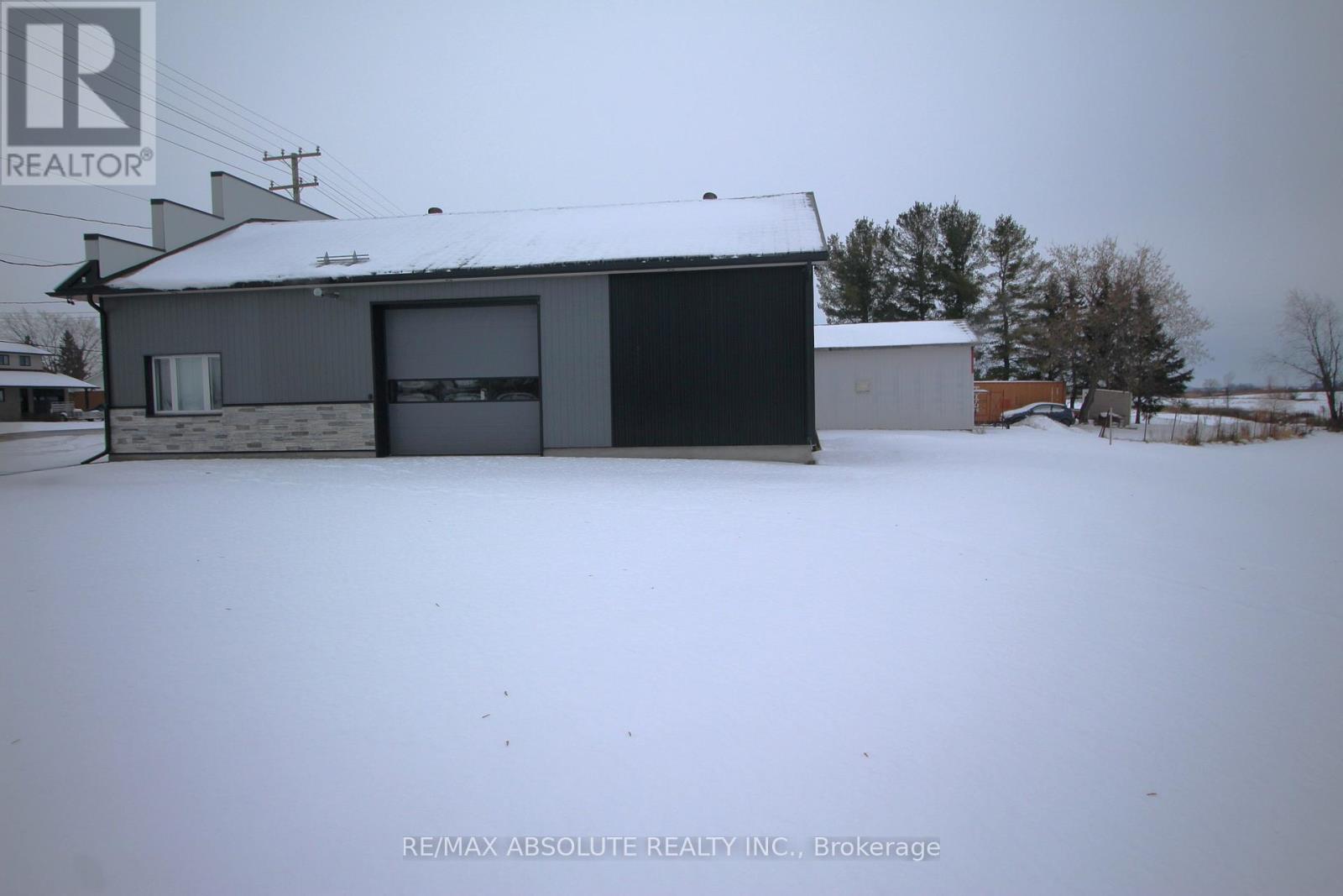 547 County Rd 9 Road, Alfred And Plantagenet, Ontario K0B 1L0 - Photo 4 - X12501662