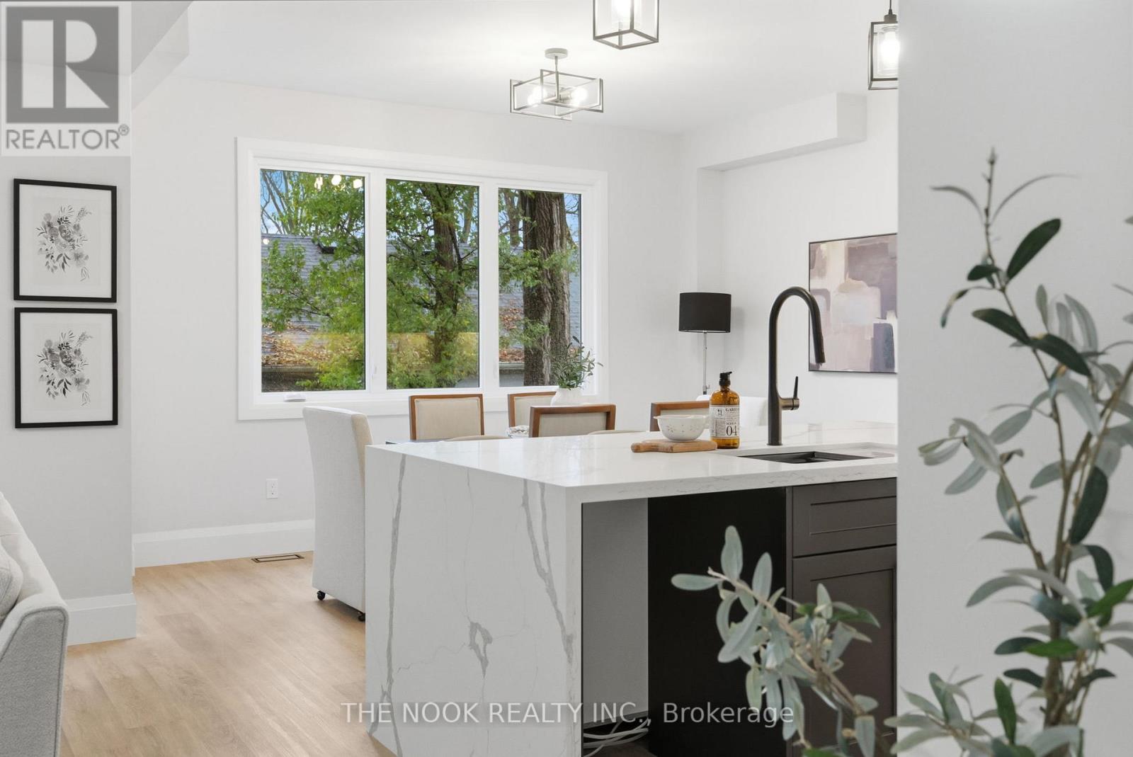 50 Russell Street E, Kawartha Lakes (Lindsay), Ontario  K9V 2A6 - Photo 18 - X12604666