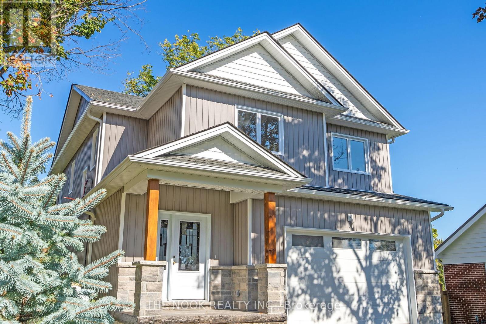 50 Russell Street E, Kawartha Lakes (Lindsay), Ontario  K9V 2A6 - Photo 3 - X12604666