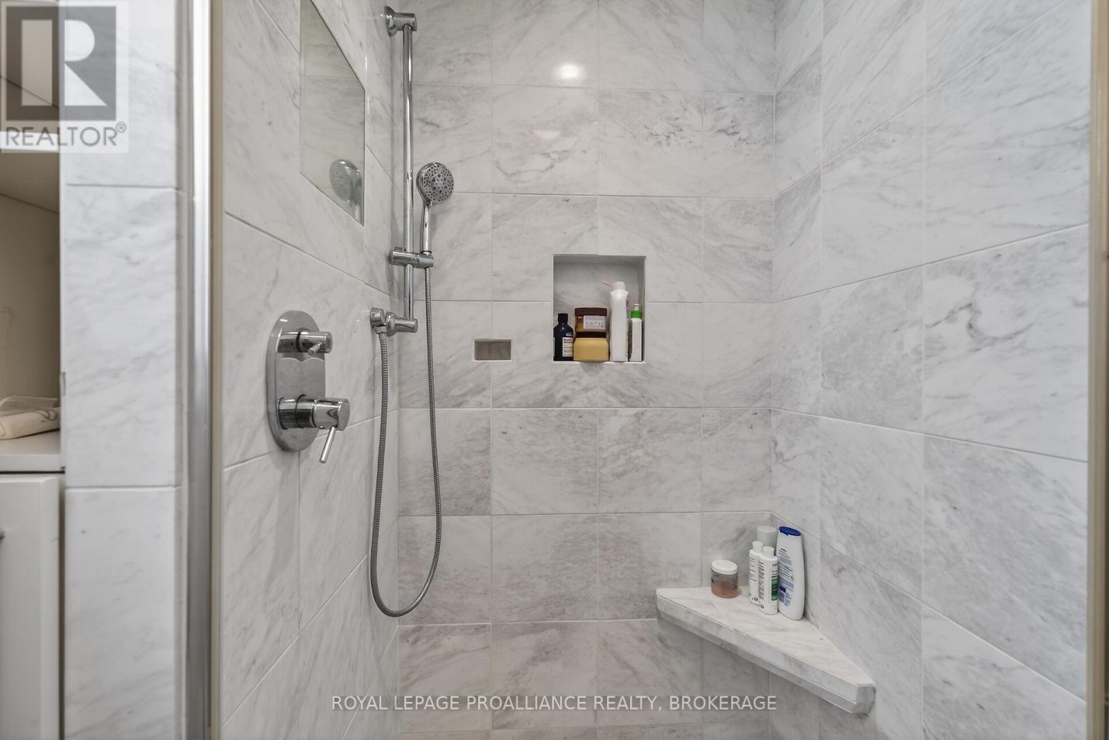 194 Victoria Street, Kingston, Ontario  K7L 3Y8 - Photo 13 - X12604576