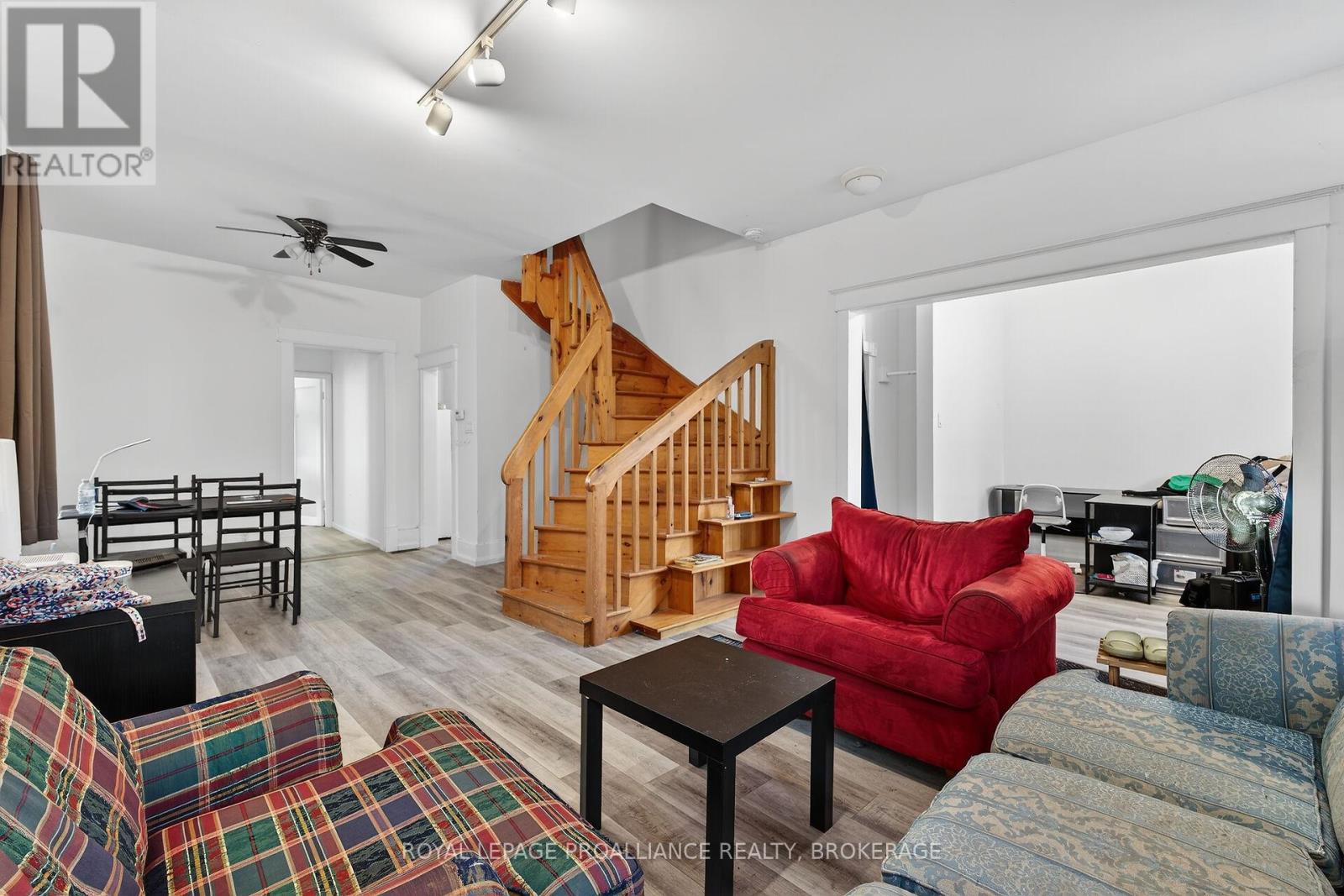 194 Victoria Street, Kingston, Ontario  K7L 3Y8 - Photo 5 - X12604576