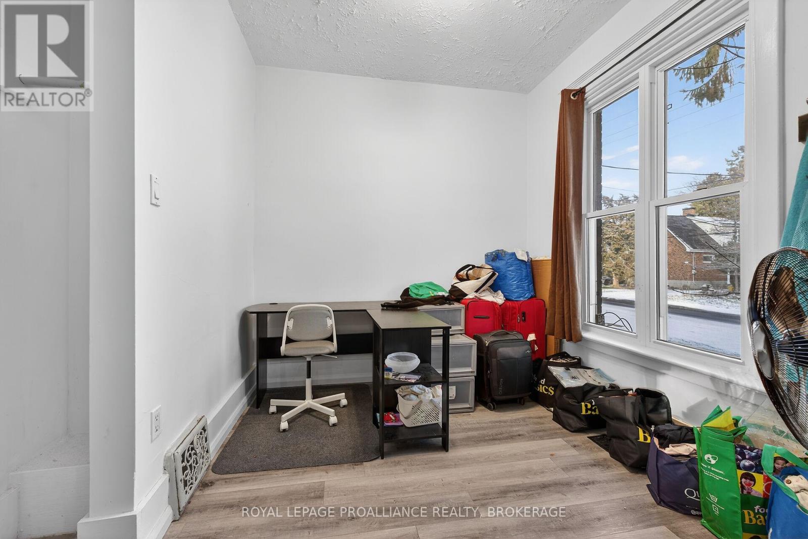 194 Victoria Street, Kingston, Ontario  K7L 3Y8 - Photo 6 - X12604576