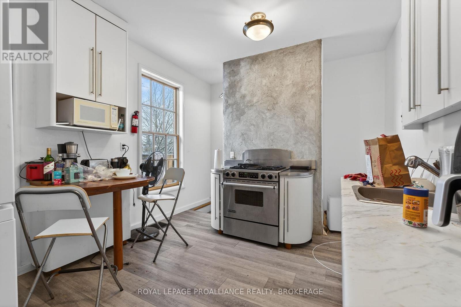 194 Victoria Street, Kingston, Ontario  K7L 3Y8 - Photo 7 - X12604576